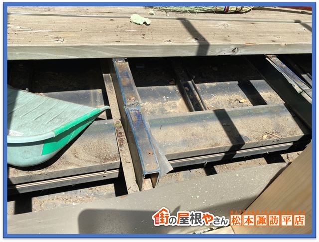 塩尻市ベランダ改修工事　鉄鋼積枠